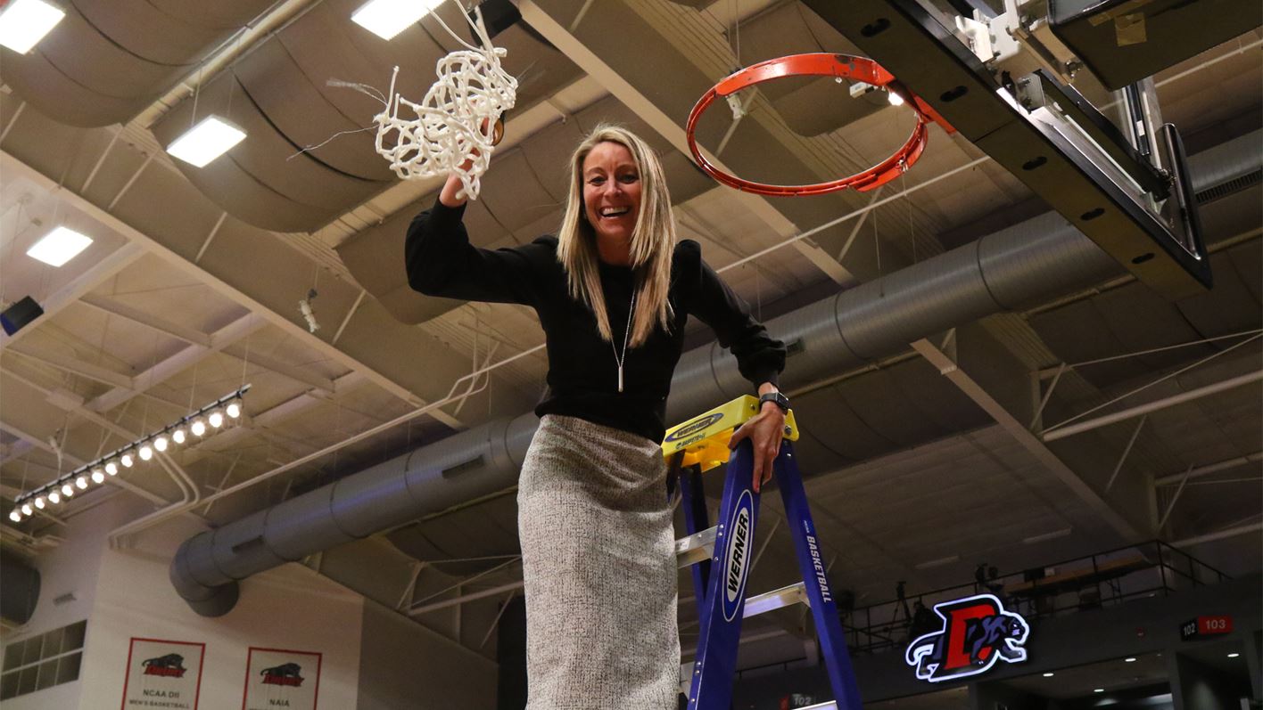 Former Lady Panthers Hailey Diestelkamp and Daejah Bernard to have